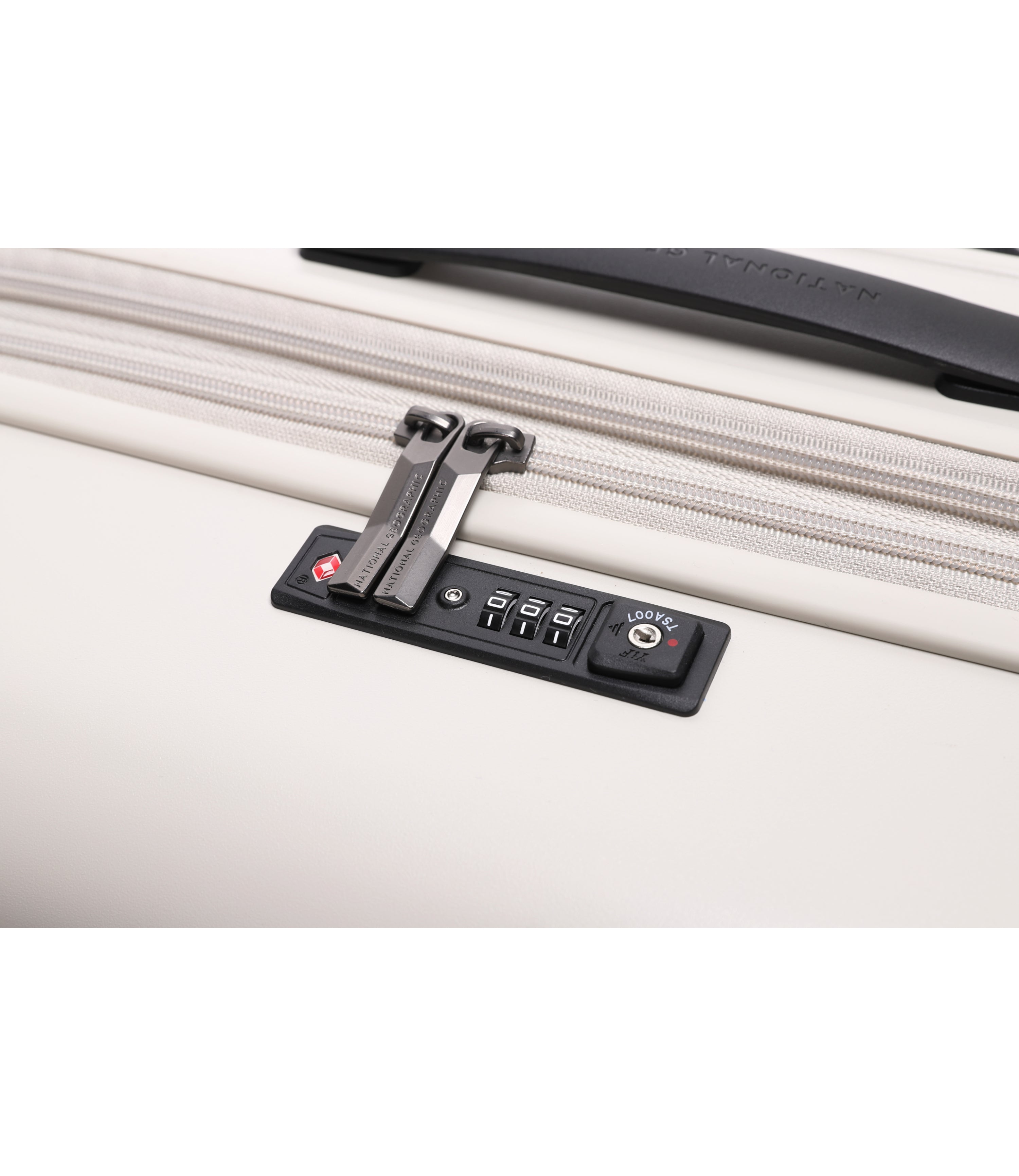 Arch Luggage 26 Inch<br>IVORY