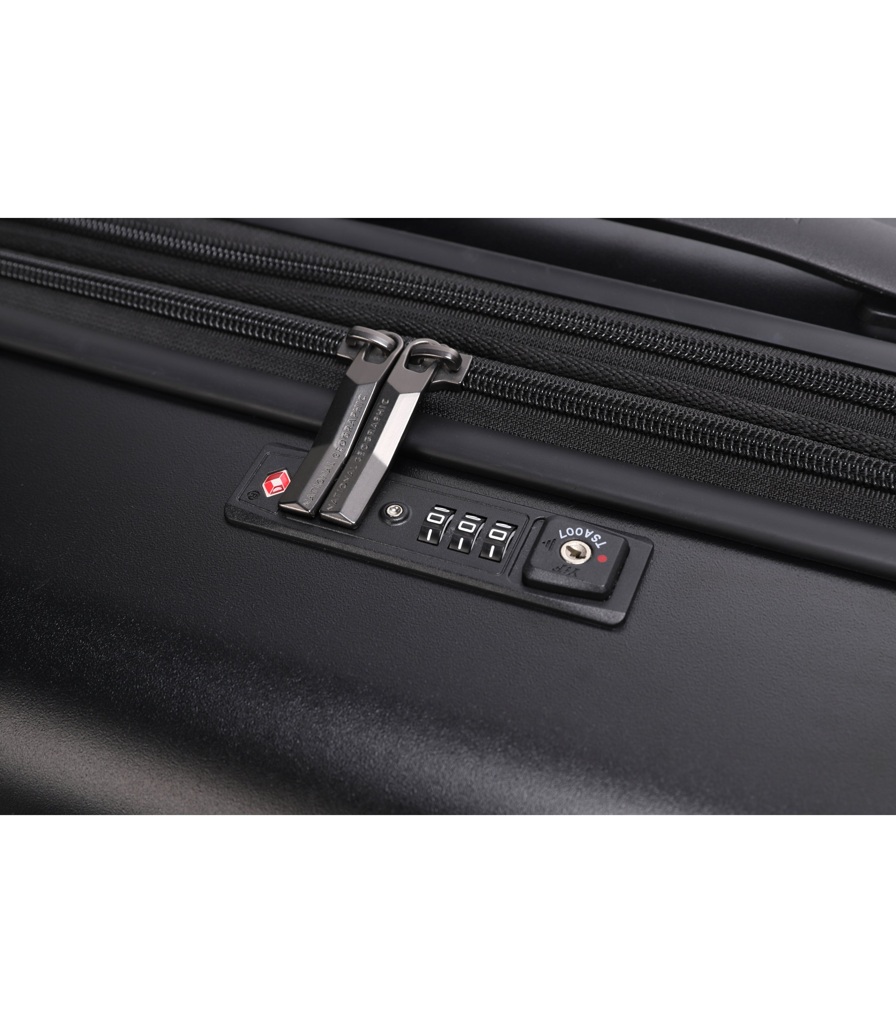 Arch Luggage 26 Inch<br>BLACK