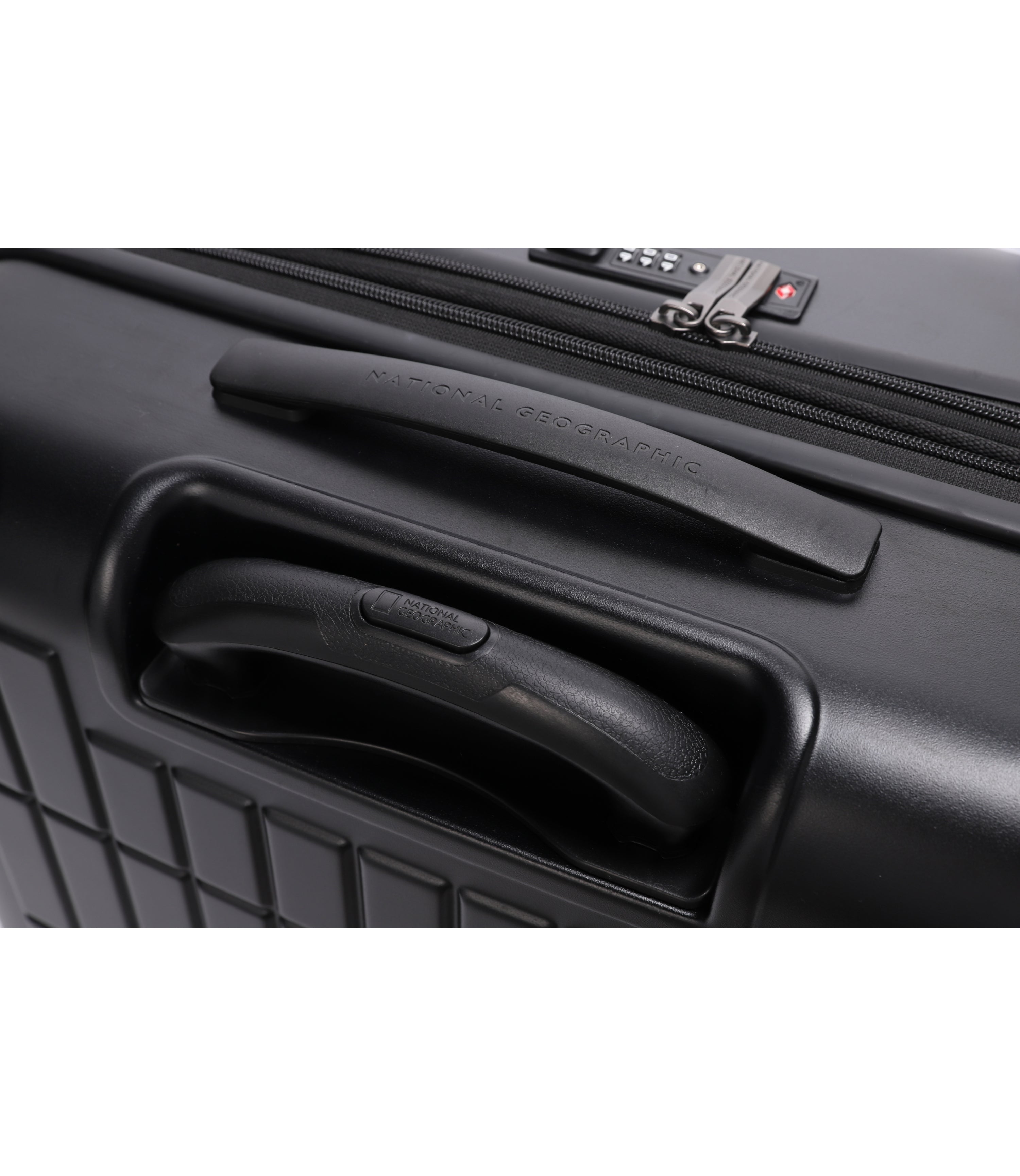 Arch Luggage 26 Inch<br>BLACK
