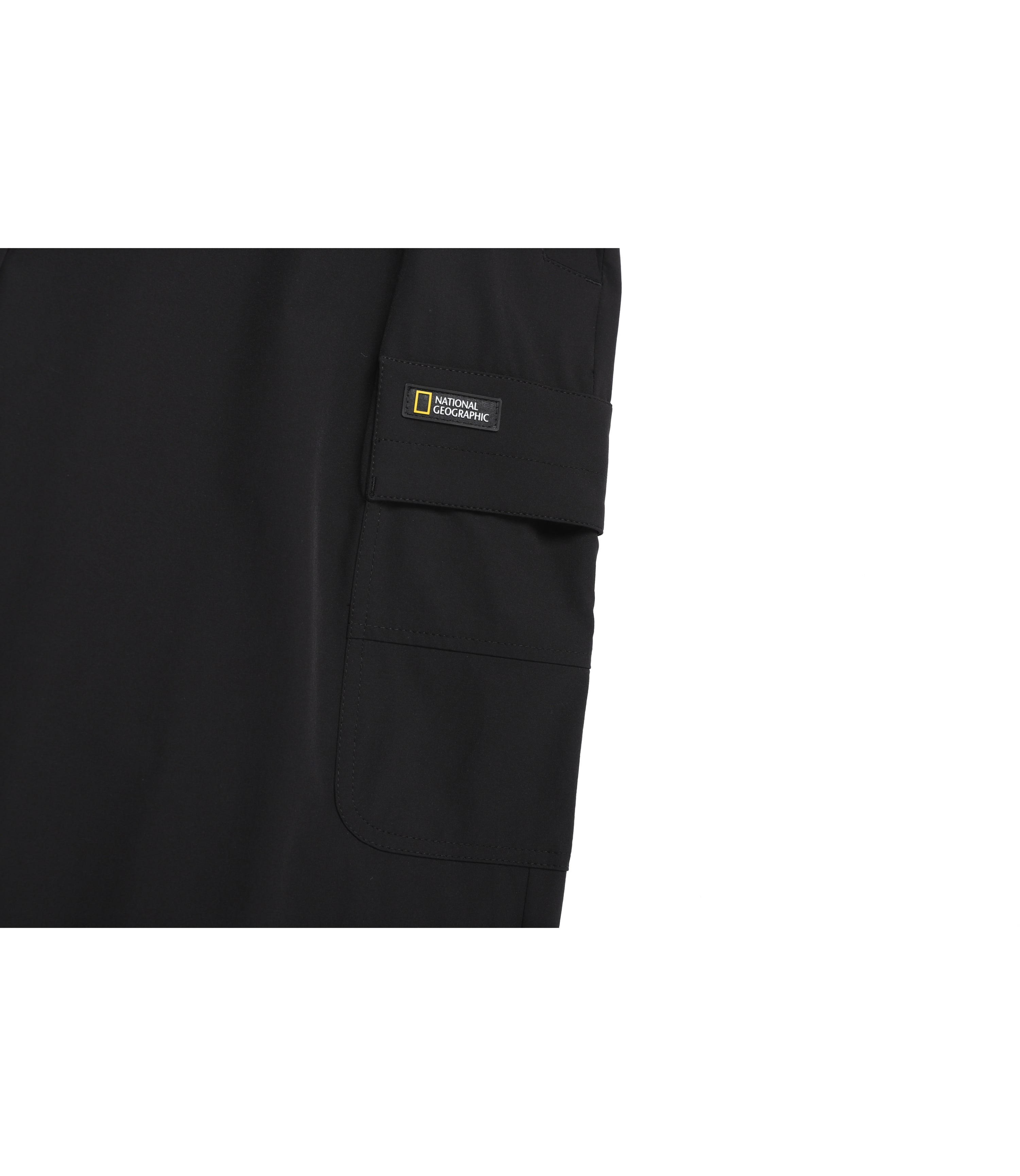 Men's CROW Semi-Loose Fit Straight Cargo Pants<br>BLACK