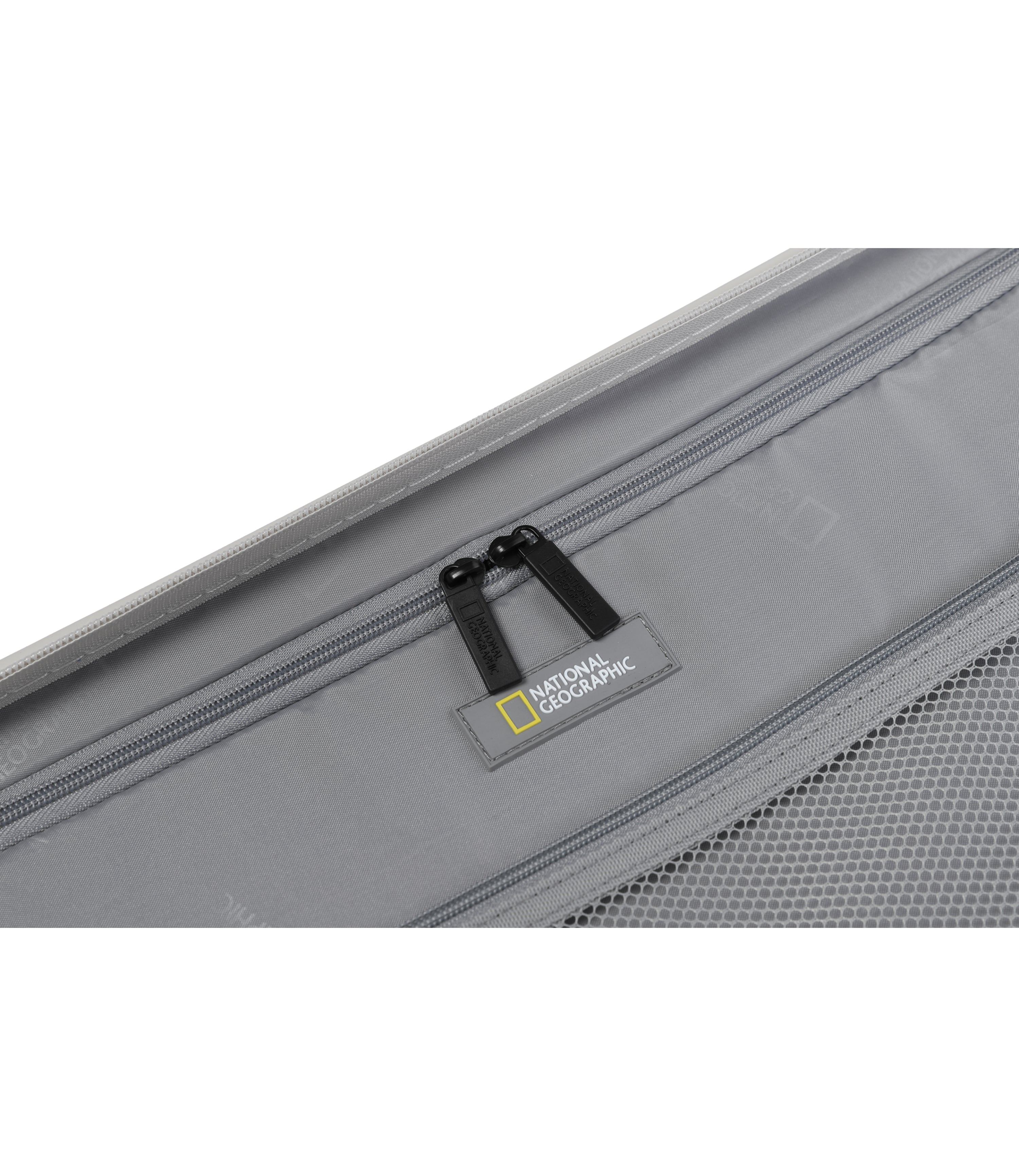 Stonehenge Luggage 26 Inch<br>IVORY