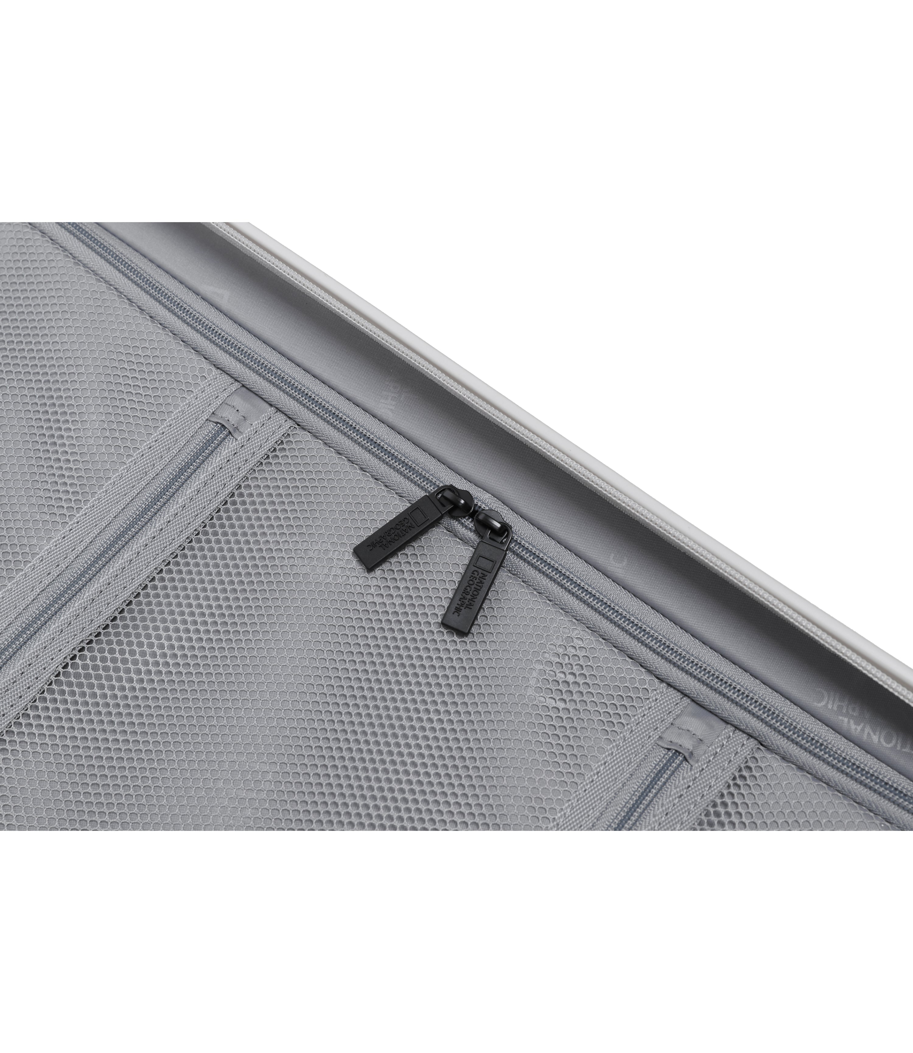 Stonehenge Luggage 26 Inch<br>IVORY