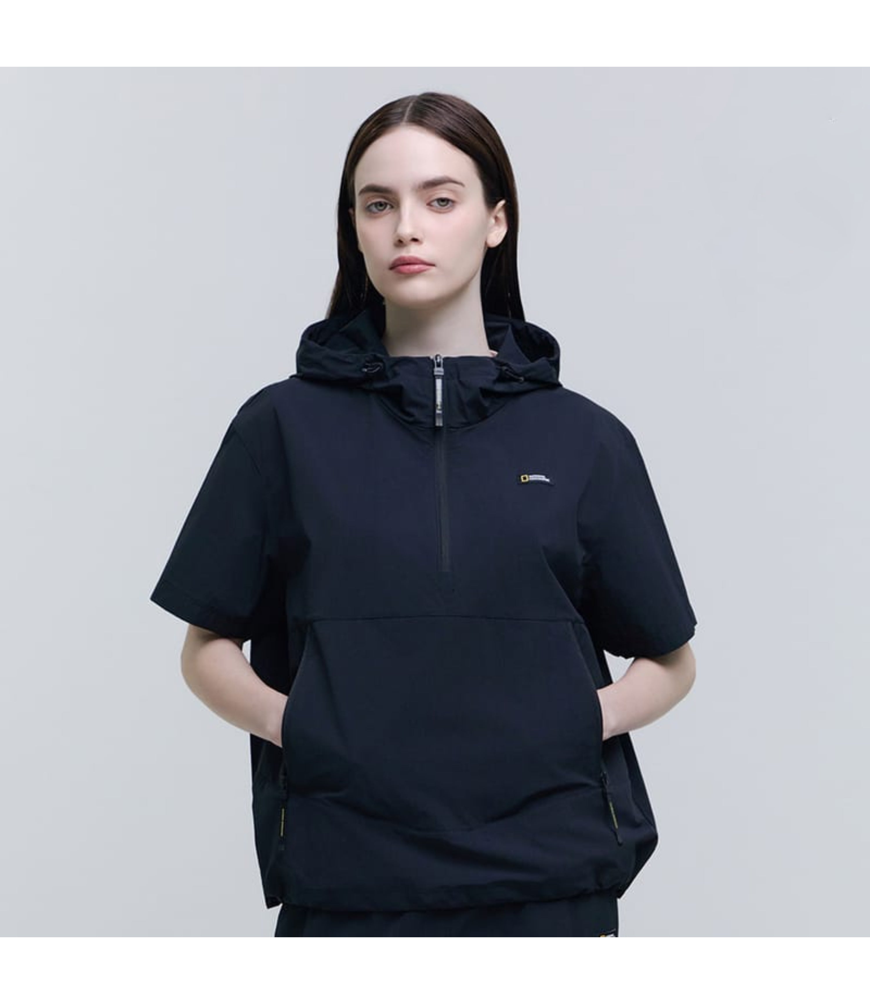 Unisex ADELIE Light Woven Stretch Short Sleeve Anorak<br>CARBON BLACK