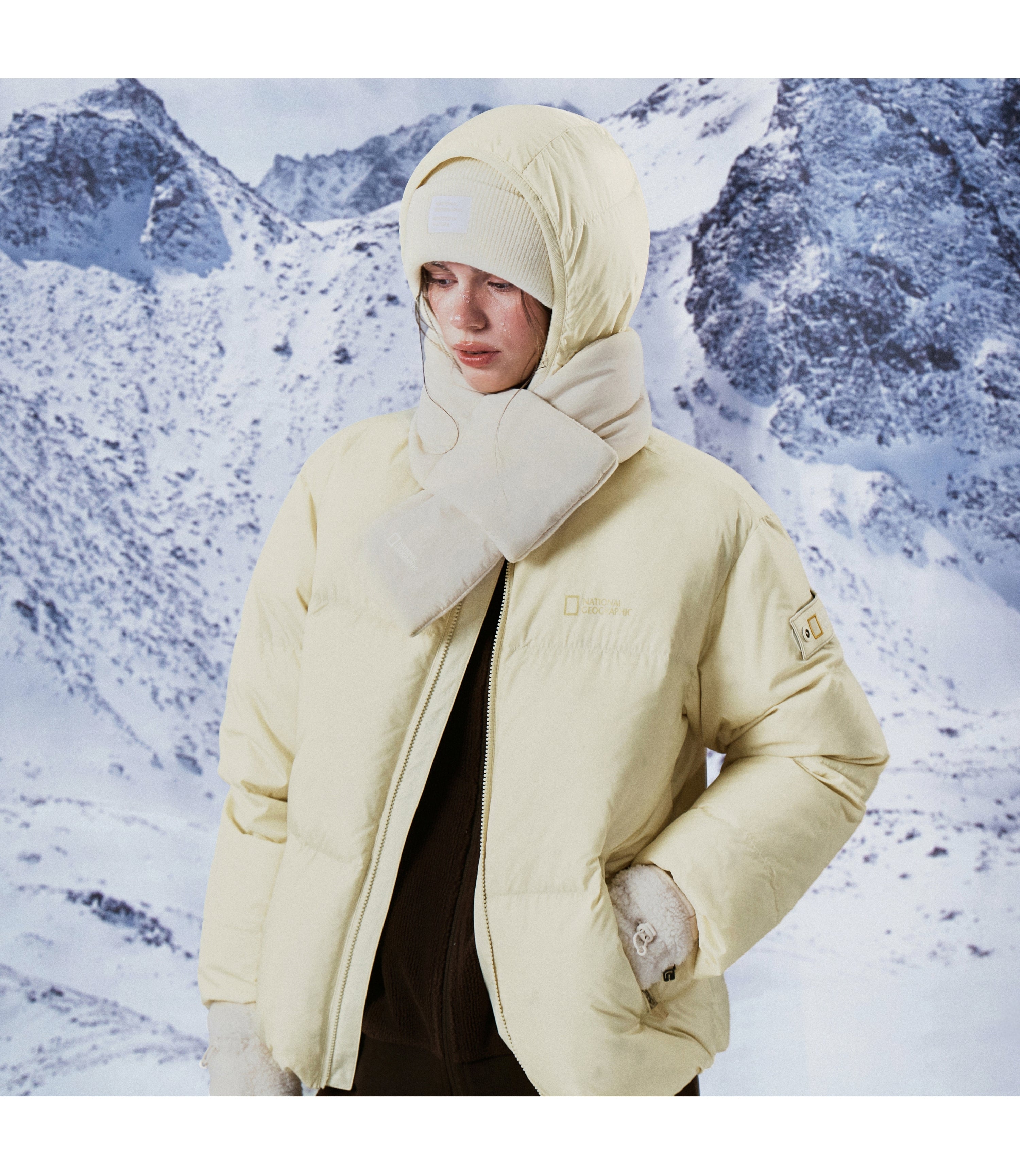 Unisex EIRA Short Length Hooded Goose Down Jumper<br>LIME