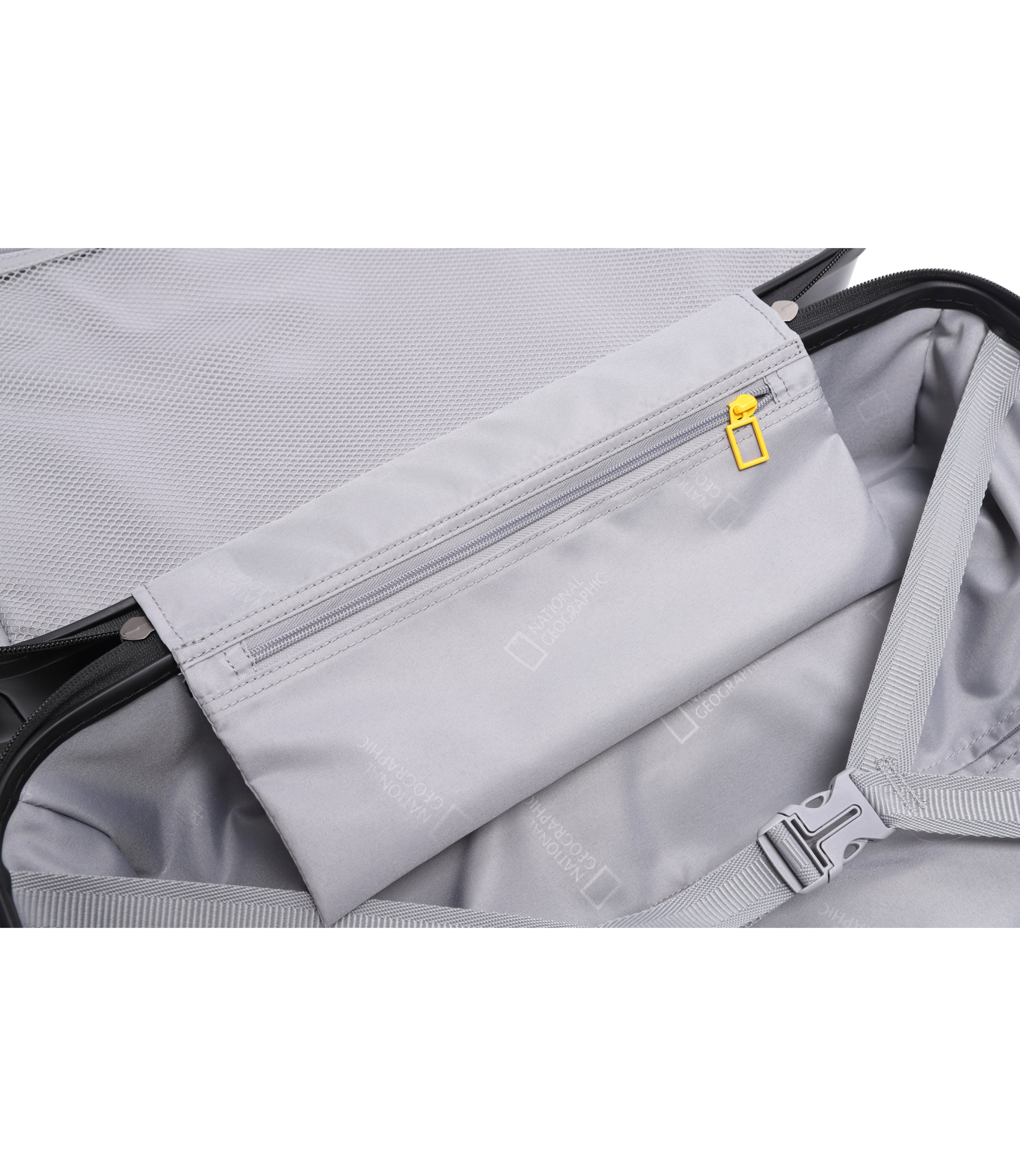 Arch Luggage 20 Inch<br>BLACK