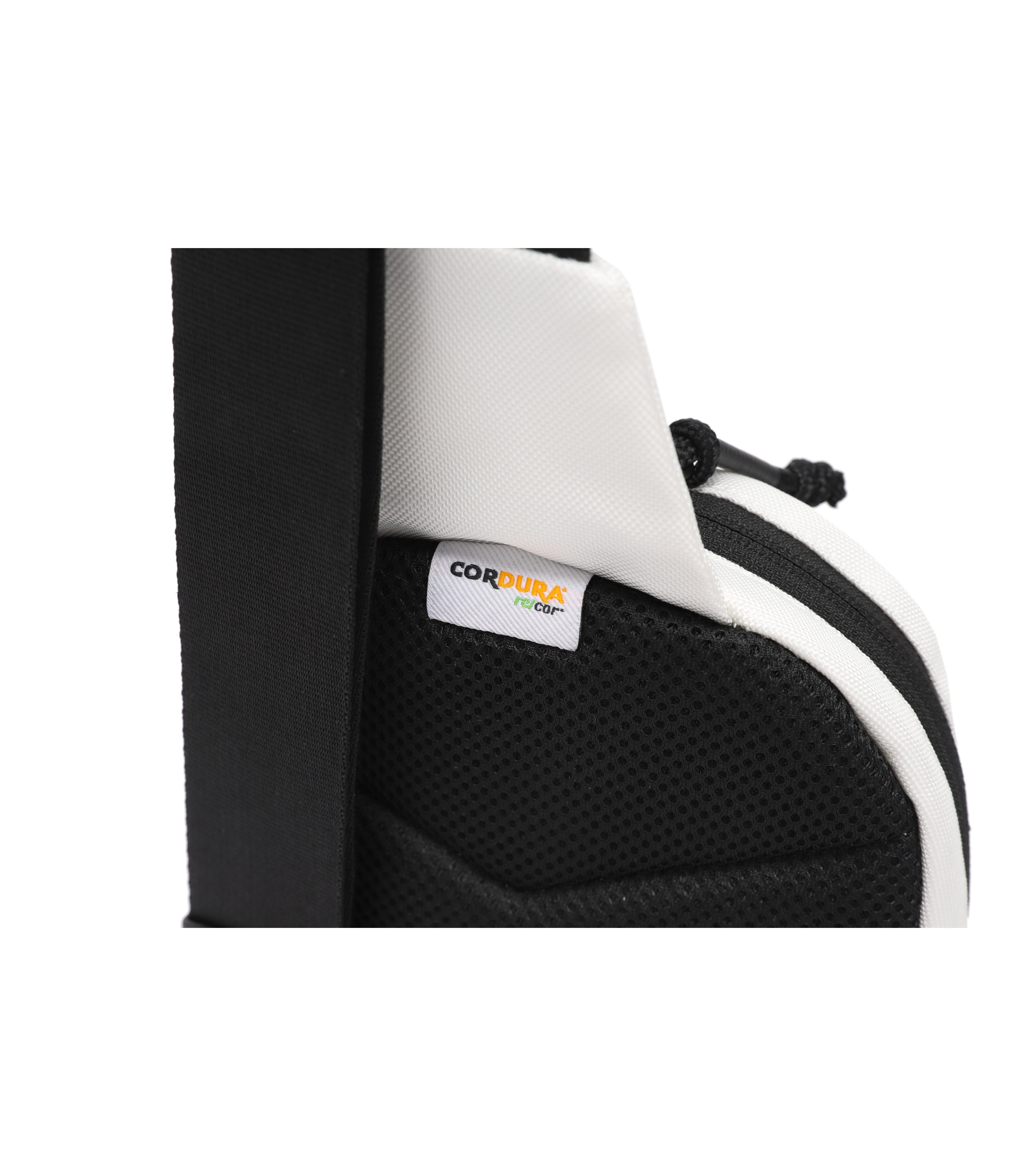 PACHI Sling Bag<br>WHITE