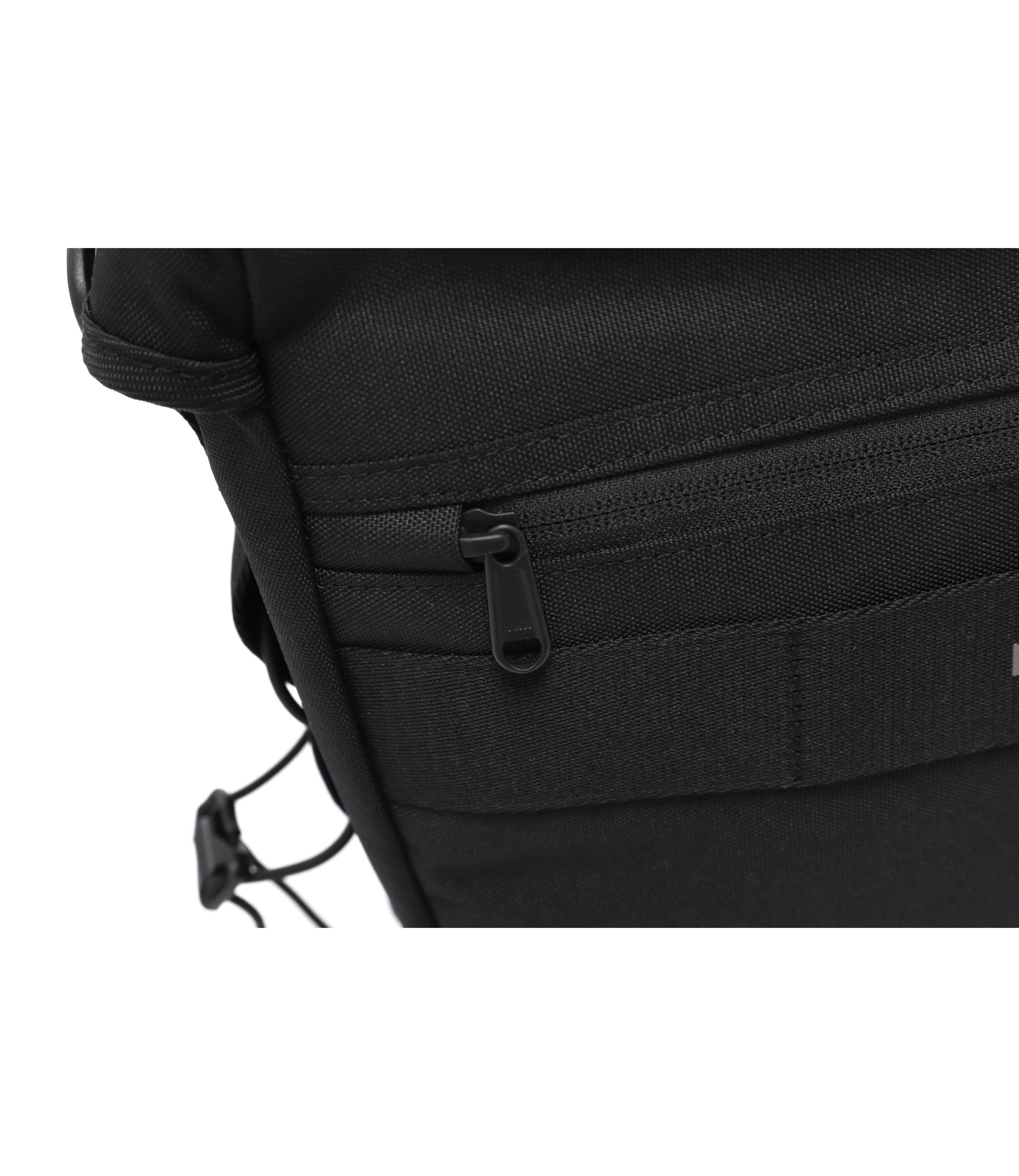 Signature Crossbody Bag<br>BLACK