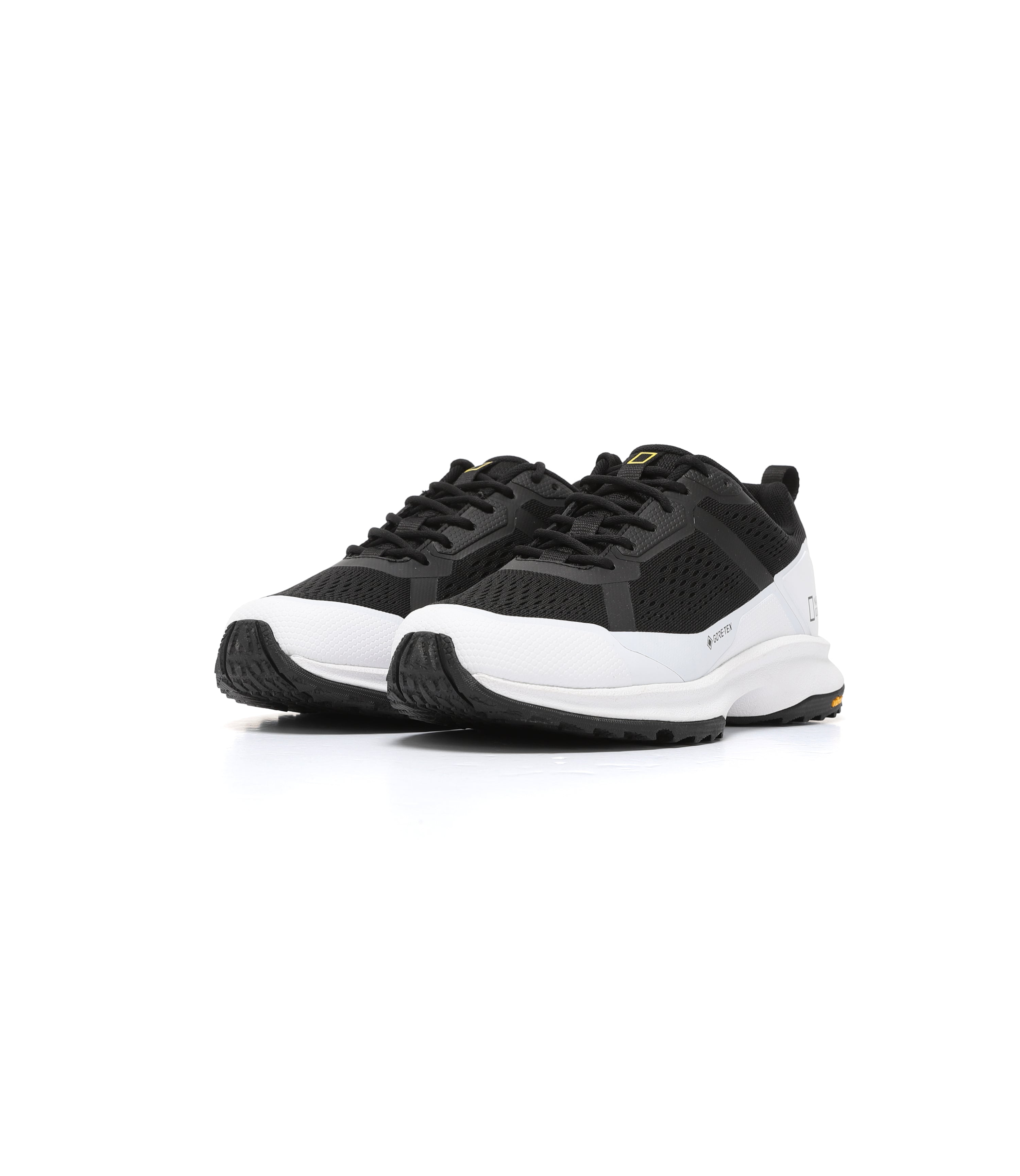 GORE-TEX MAGMA GTX Sneakers<br>BLACK