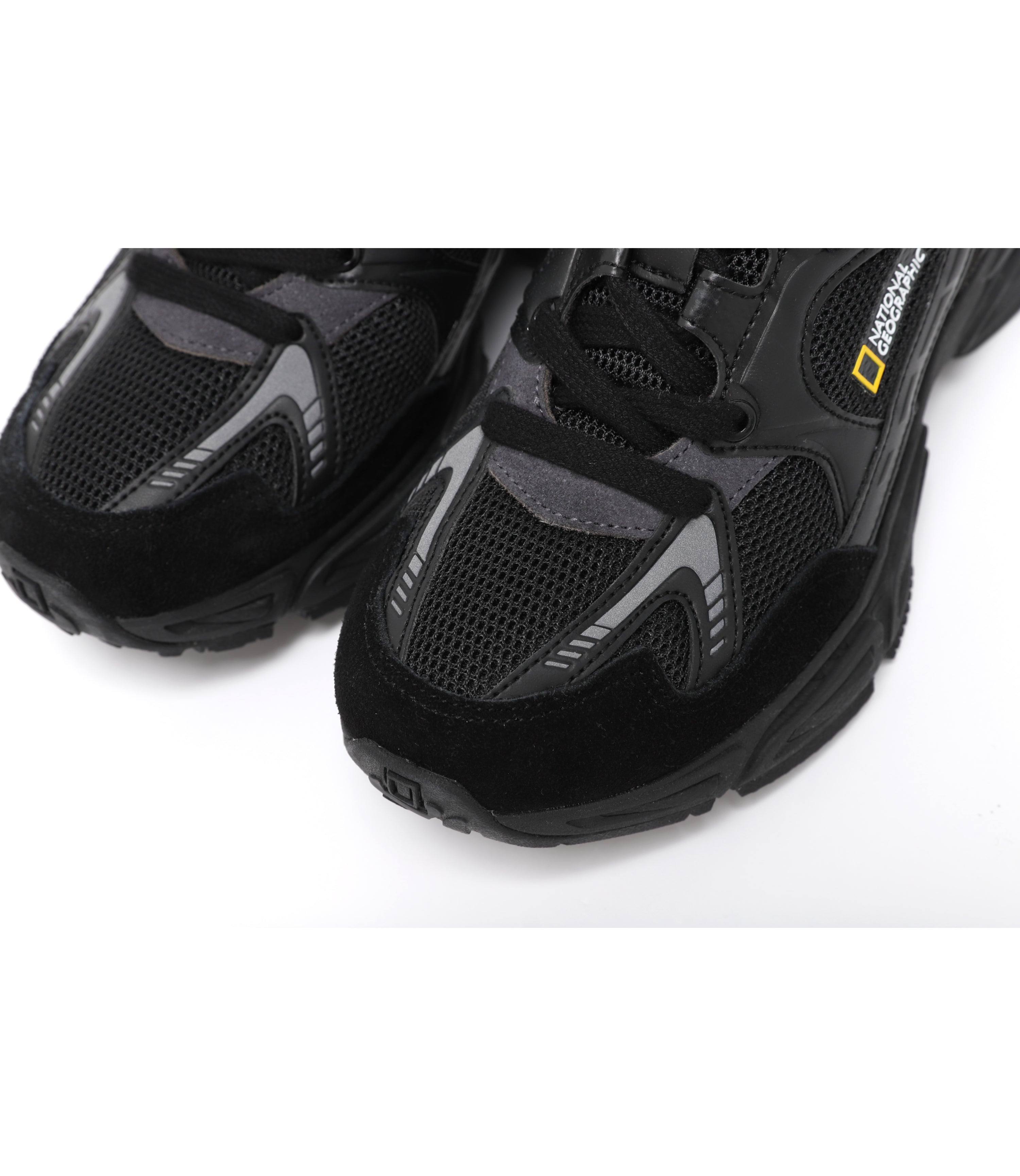 CONTOUR Jogger Sneakers<br>BLACK