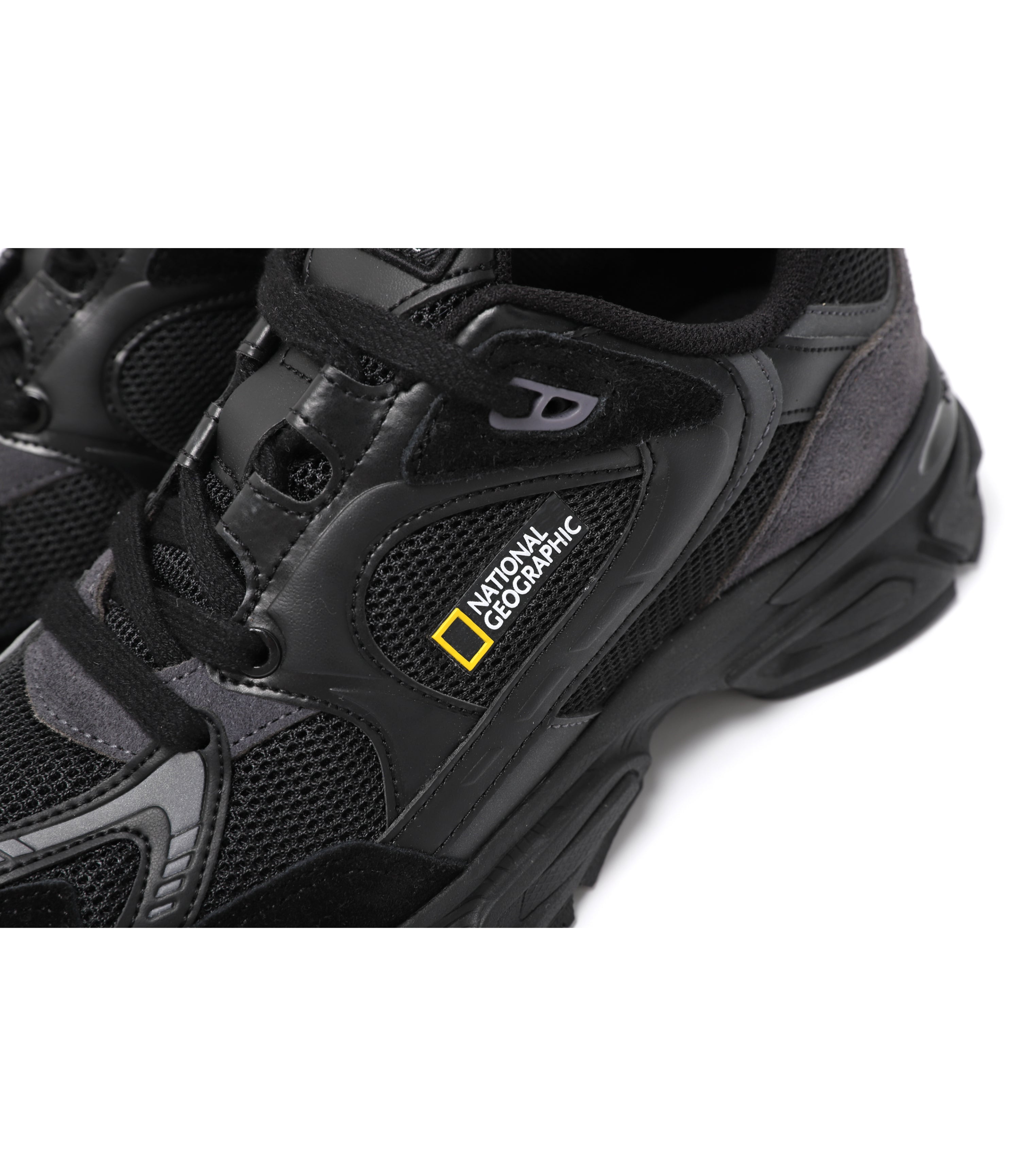 CONTOUR Jogger Sneakers<br>BLACK