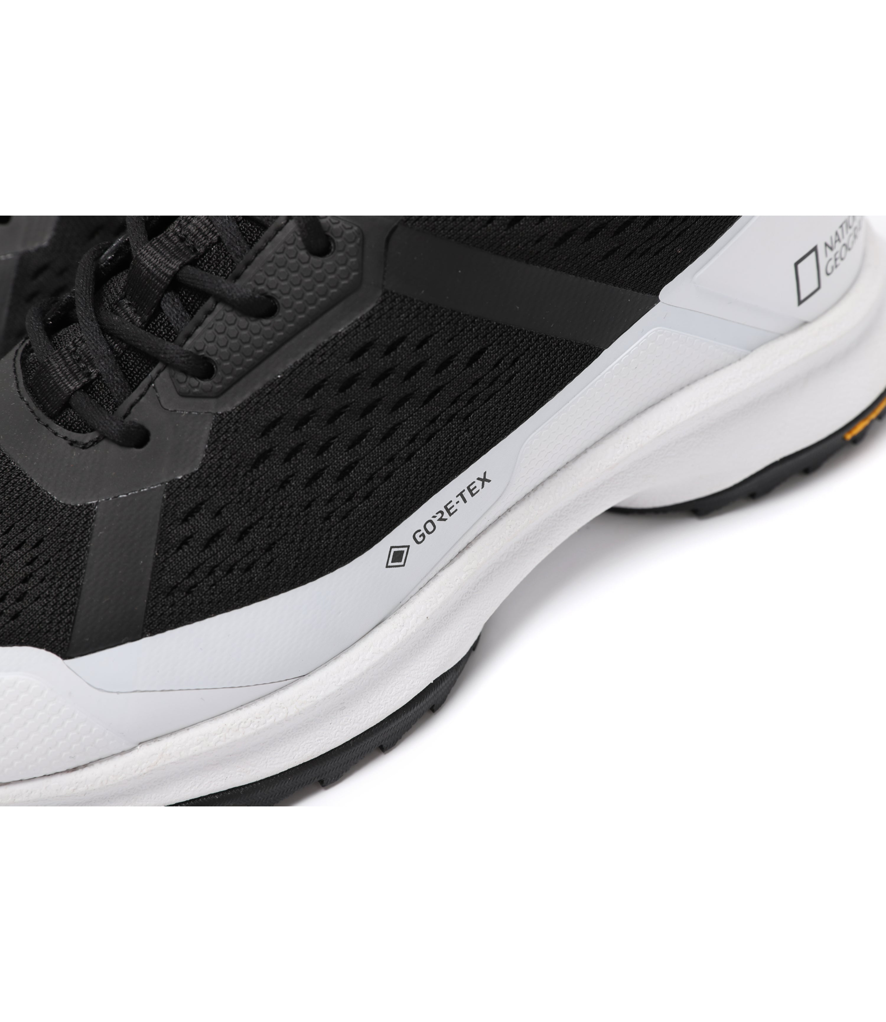 GORE-TEX MAGMA GTX Sneakers<br>BLACK