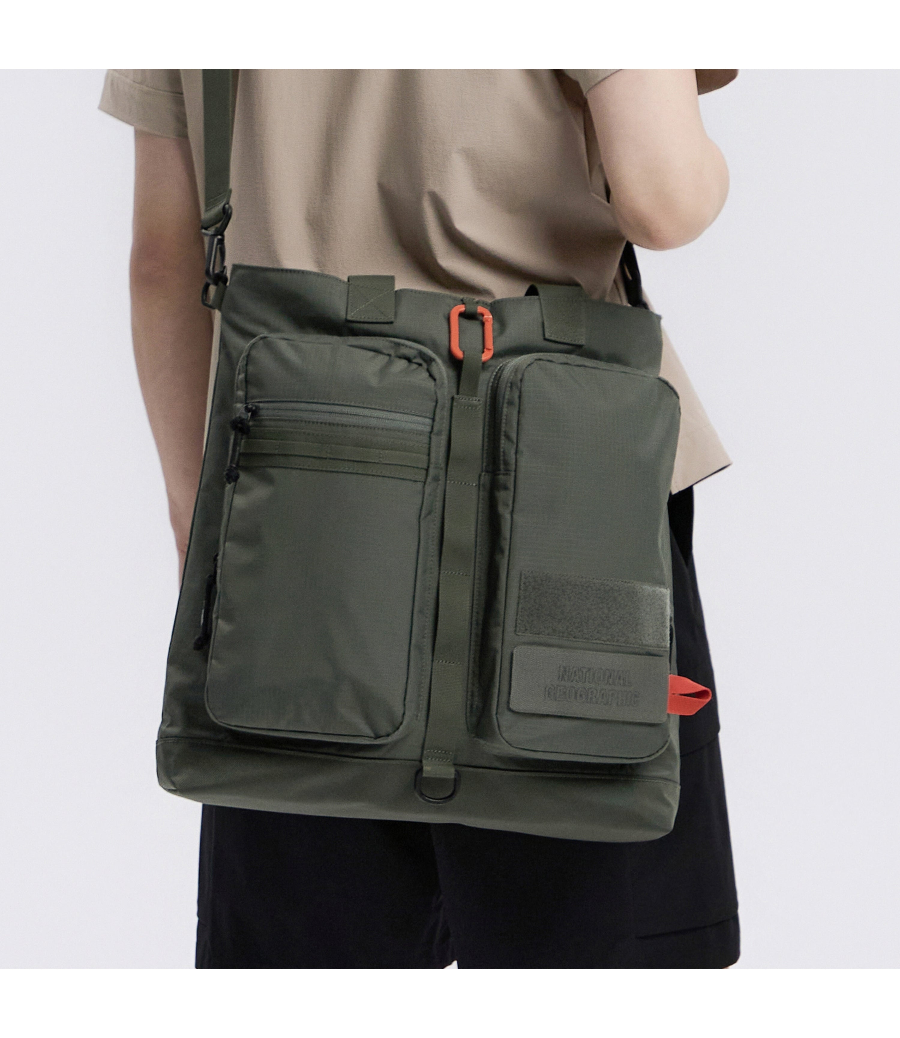 CREST Helmet Tote Bag<br>KHAKI